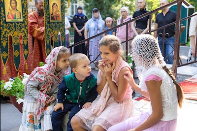Божественная литургия в храме во имя великомученика и целителя Пантелеимона г. Саратова
