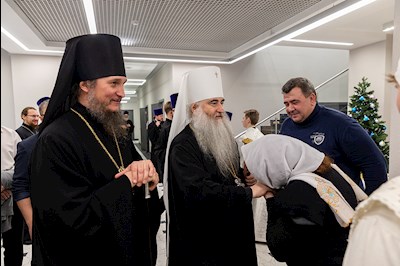 Митрополит Лонгин освятил здание Покровского епархиального управления