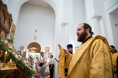 В саратовских храмах отметили День Крещения Руси