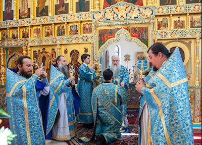Божественная литургия в Свято-Алексиевском женском монастыре г. Саратова
