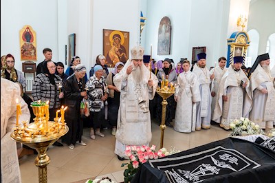 Митрополит Лонгин совершил отпевание игумении Ксении (Афанасьевой)