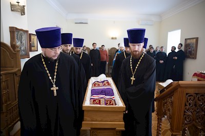 Завершилось пребывание саратовских святителей в крестовом храме епархиального управления