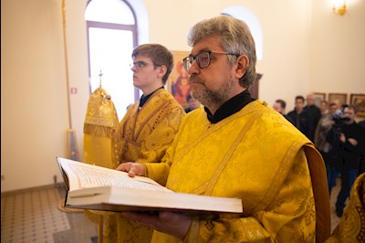 Митрополит Игнатий совершил Божественную литургию в Свято-Никольском храме с. Октябрьский Городок