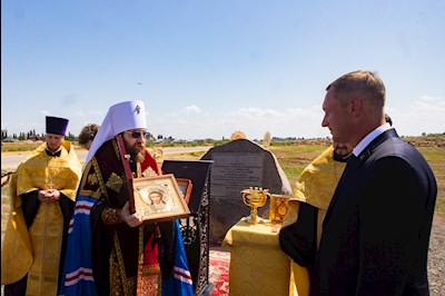 Митрополит Игнатий совершил освящение закладного камня на месте строительства Княже-Владимирского собора г. Саратова
