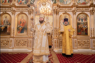 Митрополит Игнатий совершил Божественную литургию в Покровском соборе г. Саратова
