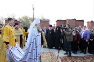 Чин основания Владимирского храма подворья Свято-Алексиевского женского монастыря Саратова в Вольске