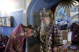 Крещальная литургия в Свято-Троицком соборе Саратова