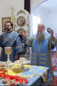 Божественная литургия в храме в честь Покрова Пресвятой Богородицы р.п. Новые Бурасы