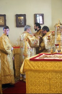Божественная литургия на Архиерейском подворье — храме во имя преподобного Серафима Саровского г. Саратова