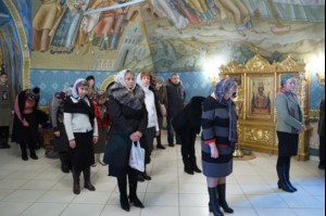 Крещальная литургия в Свято-Троицком кафедральном соборе города Саратова