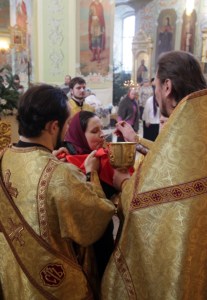 Божественная литургия в храме в честь Покрова Пресвятой Богородицы города Саратова