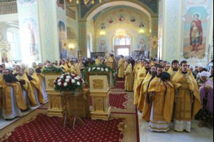 Божественная литургия и молебен у мощей святого равноапостольного князя Владимира в Покровском храме г.Саратова