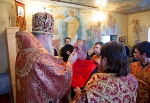 Божественная литургия в тюремном храме во имя святителя и чудотворца Николая при ОТБ №1 г. Саратова