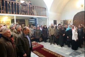 Божественная литургия и панихида в храме во имя святителя и чудотворца Николая на Елшанском кладбище г. Саратова