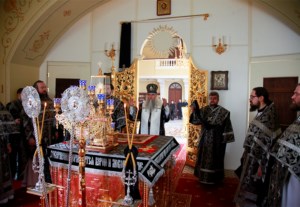 Литургия Преждеосвященных Даров на Архиерейском подворье — храме во имя святого апостола и евангелиста Иоанна Богослова при Саратовской православной духовной семинарии