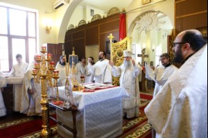 Божественная литургия и панихида на Архиерейском подворье – храме во имя преподобного Серафима Саровского г.Саратова