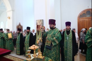 Всенощное бдение в Свято-Сергиевском женском монастыре села Алексеевка Базарно-Карабулакского района