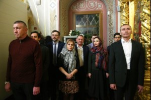 Рождественская Божественная литургия в Свято-Троицком кафедральном соборе Саратова