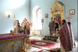 Божественная литургия в храме в честь Покрова Пресвятой Богородицы г.Петровска