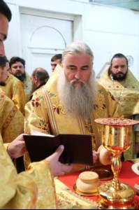 Божественная литургия в храме во имя Всех Святых, в земле Российской просиявших, г. Саратова