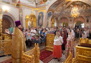 Божественная литургия в Свято-Троицком кафедральном соборе г.Саратова