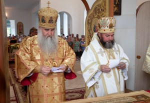Божественная литургия в храме святых первоверховных апостолов Петра и Павла г. Красноармейска