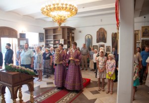 Божественная литургия на Подворье Свято-Никольского мужского монастыря г.Саратова с.Елшанка Воскресенского района