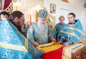 Божественная литургия в Свято-Успенском храме пос. Возрождение Хвалынского района