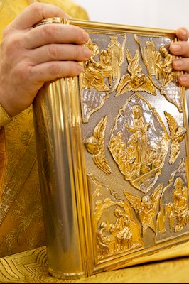 Божественная литургия в храме во имя первоверховных апостолов Петра и Павла г. Саратова