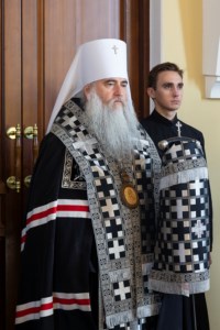 Уставное богослужение на Архиерейском подворье — в храме во имя святого апостола и евангелиста Иоанна Богослова при СПДС