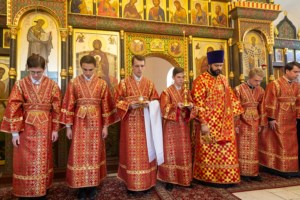 Всенощное бдение на Архиерейском подворье — храме в честь иконы Божией Матери «Утоли моя печали» г. Саратова