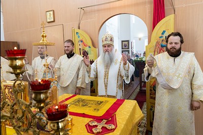 Божественная литургия в храме во имя святителя Митрофана, епископа Воронежского, г.Саратова