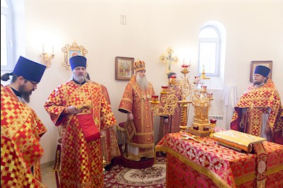 Божественная литургия в храме Воскресения Христова г. Саратова