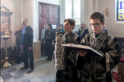 Литургия Преждеосвященных Даров на Архиерейском подворье – в храме в честь иконы Божией Матери «Утоли моя печали» г. Саратова