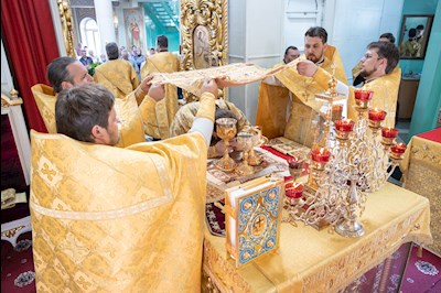 Митрополит Игнатий совершил Божественную литургию в храме Всех святых, в земле Русской просиявших, г. Саратова