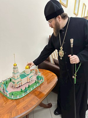 Митрополит Игнатий посетил кафедральный собор в Вольске