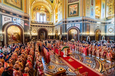 Митрополит Игнатий принял участие в Божественной литургии в Храме Христа Спасителя