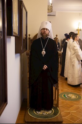 Совершена панихида по саратовским святителям