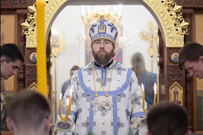Митрополит Игнатий совершил Божественную литургию во Введенском храме Саратова