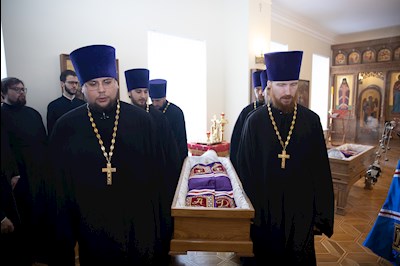 Завершилось пребывание саратовских святителей в крестовом храме епархиального управления