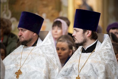 В Покровском соборе прошла торжественная встреча саратовских святителей