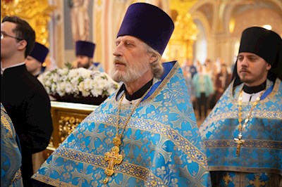 Митрополит Игнатий совершил Божественную литургию в Свято-Троицком кафедральном соборе Саратова
