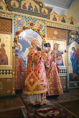 Митрополит Игнатий совершил Божественную литургию в храме святых мучениц Веры, Надежды, Любови и матери их Софии поселка Светлый
