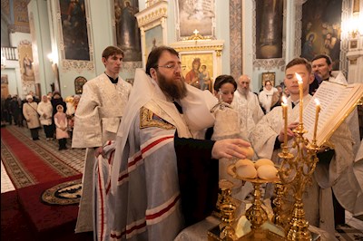 Митрополит Игнатий совершил всенощное бдение в Духосошественском соборе г. Саратова
