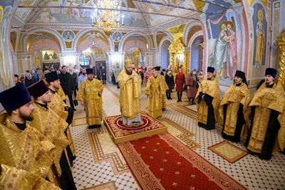 Митрополит Игнатий совершил всенощное бдение в Свято-Троицком кафедральном соборе г. Саратова