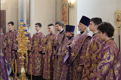 Митрополит Игнатий совершил Божественную литургию в соборном храме святителя Спиридона Тримифунтского г. Саратова