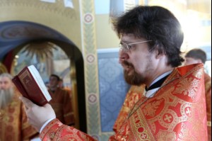 Крещальная Литургия в Свято-Троицком соборе Саратова