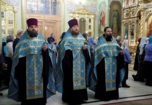 Всенощное бдение в храме в честь Покрова Пресвятой Богородицы г. Саратова