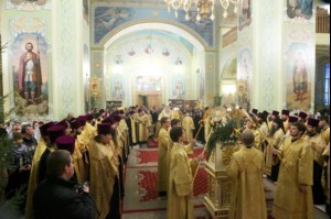 Митрополит Лонгин совершил Великую Рождественскую вечерню в Покровском храме Саратова