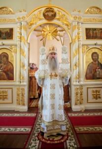 Божественная литургия на Архиерейском подворье — храме во имя преподобного Серафима Саровского города Саратова